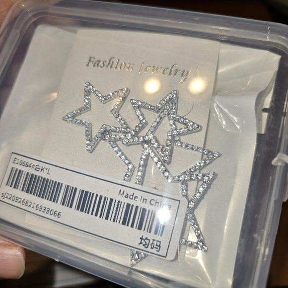 Star Fashion Earrings - Picture 4 of 4